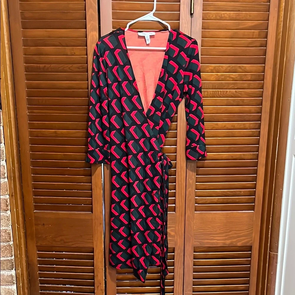 Diane Von Furstenberg Geometric Wrap Dress - Black and Red - Picture 1 of 7